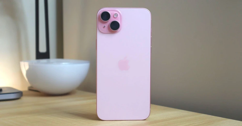 Đánh giá iPhone 15 chi tiết nhất: Dynamic Island, cổng sạc USB-C mới, camera 48MP