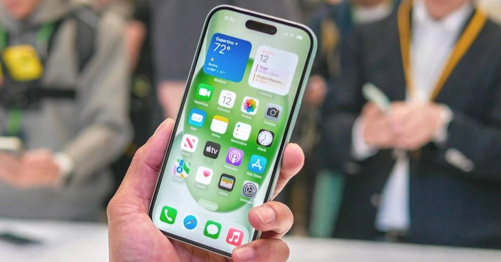 Trên tay iPhone 15: Màu pastel đẹp 'lịm tim', nhiều nâng cấp vượt trội