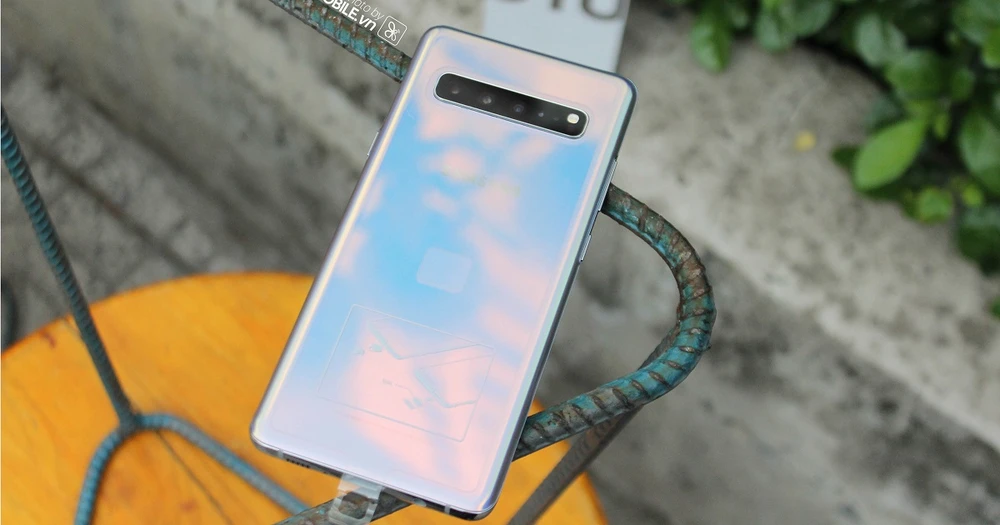 Galaxy S10 Plus, iPhone Xs Max, OnePlus 7 Pro hay Huawei P30 Pro zoom đỉnh hơn?