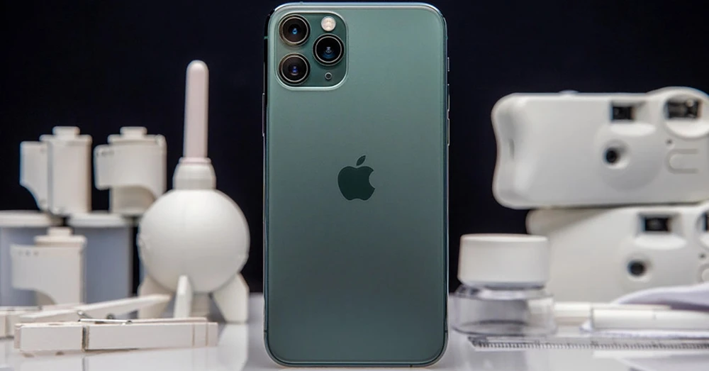 Tầm giá 10 triệu có nên mua iPhone 11 Pro Max cũ trong năm 2023?
