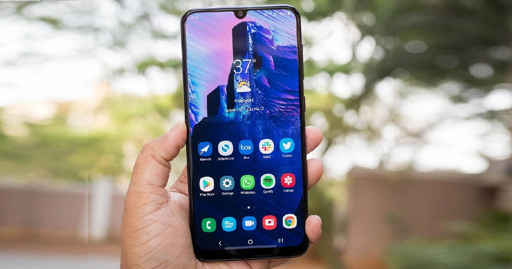Chọn mua Galaxy A50 64GB là đủ hay nâng cấp lên bản 128GB?