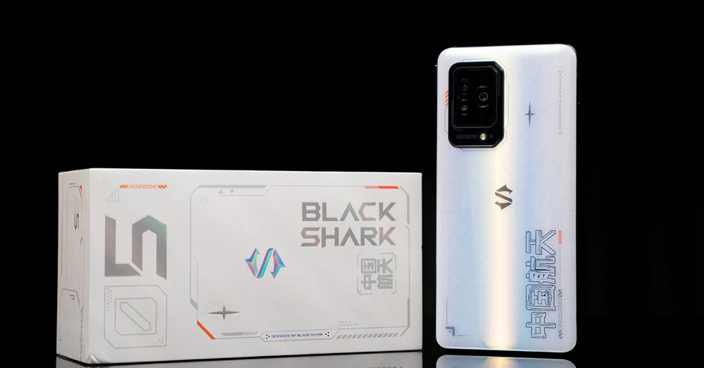 Black Shark 5 Pro vs OnePlus 10 Pro: Smartphone nào chiến game ngon?