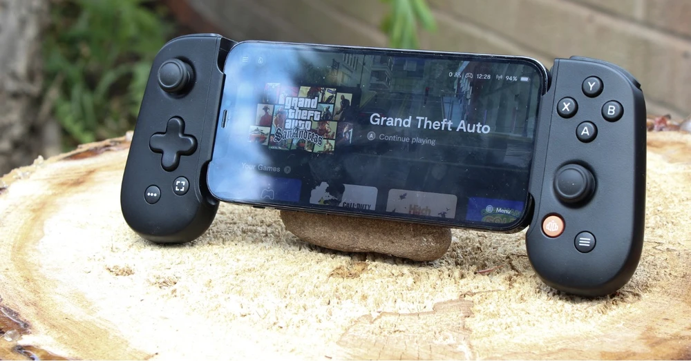 Top 5 tay cầm chơi game cho điện thoại tốt nhất mà các game thủ nên biết!
