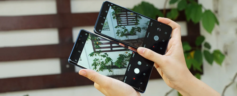 So Sánh LG G7 ThinQ và Galaxy Note 8: 'Long tranh hổ đấu'?