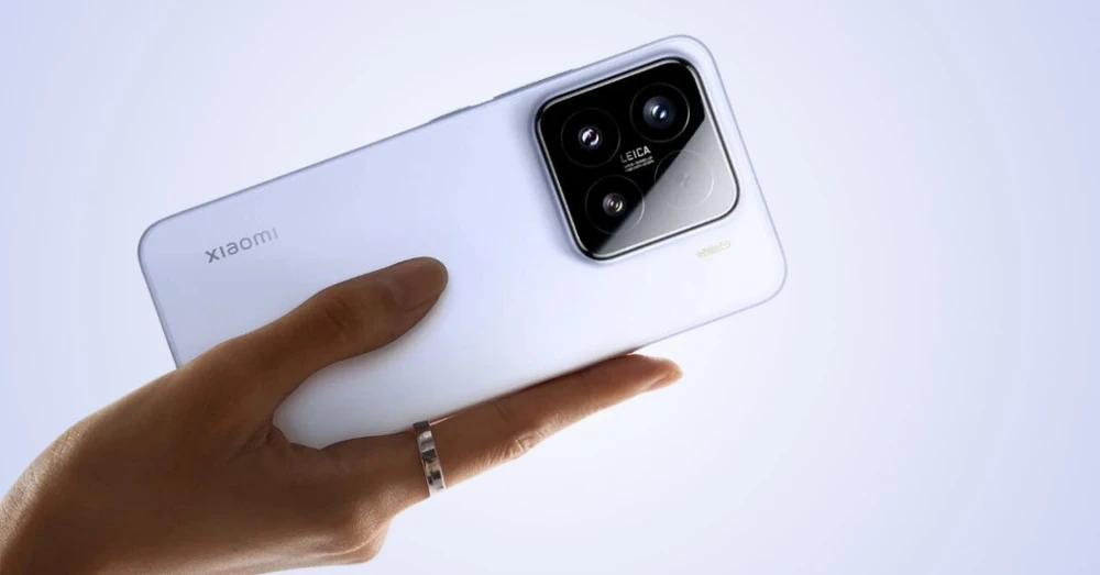 Cấu hình của Xiaomi 15 và Xiaomi 15 Pro chính thức được xác nhận: Pin 6.100 mAh, kính tiềm vọng zoom 5x