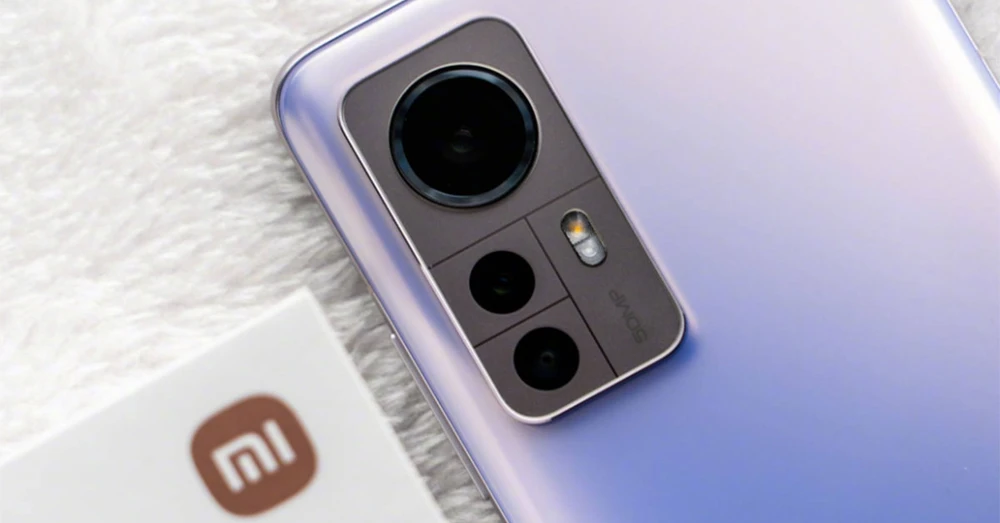 Xiaomi 13 series rò rỉ những thông tin đầu tiên: Snapdragon 8 Gen 2, mặt lưng làm từ gốm