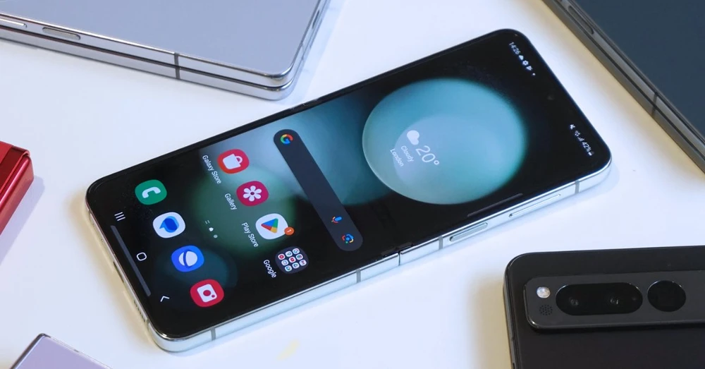 Galaxy Z Flip 6 lộ ảnh render, rò rỉ nhiều chi tiết thiết kế mới
