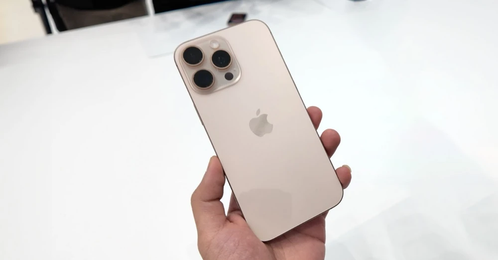 Đánh giá iPhone 16 Pro Max: Lý do flagship này vẫn là lựa chọn hàng đầu trong năm 2025