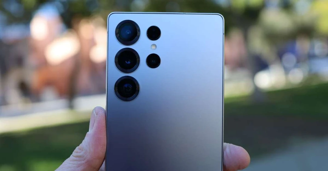Galaxy S25 Ultra gặp lỗi camera khiến ảnh chụp Mặt Trăng bị ám màu tím