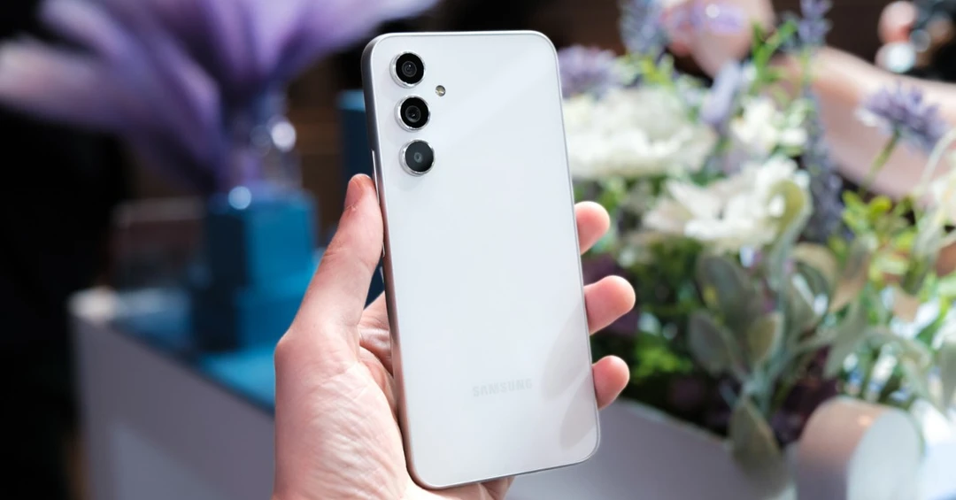 Galaxy A55 lộ thiết kế qua ảnh render mới, sở hữu khung kim loại cao cấp