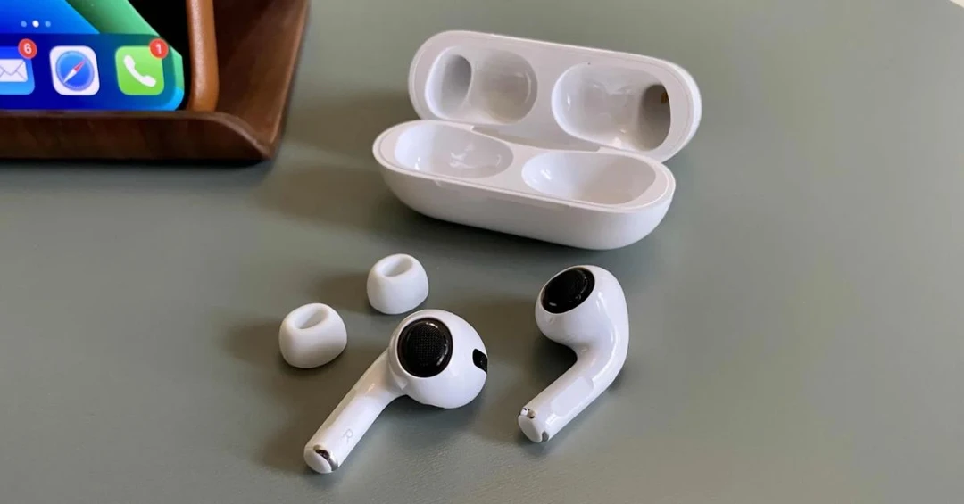 Tổng hợp cách vệ sinh AirPods đúng cách cho tất cả phiên bản