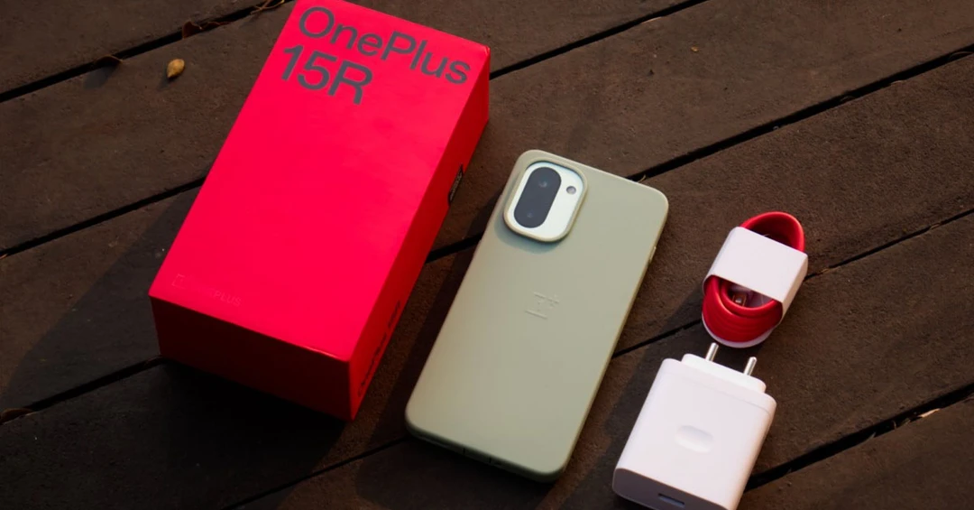 Đánh giá OnePlus 15R: 'Quái vật' pin 7400mAh, liệu có đủ sức đánh bại Galaxy S25?