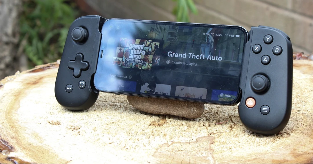 Top 5 tay cầm chơi game cho điện thoại tốt nhất mà các game thủ nên biết!