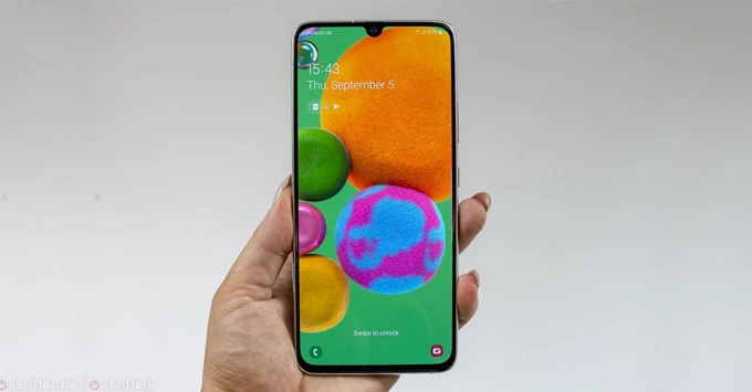 Galaxy A90 5G ra mắt có thể khiến bạn quên đi Galaxy S10 5G