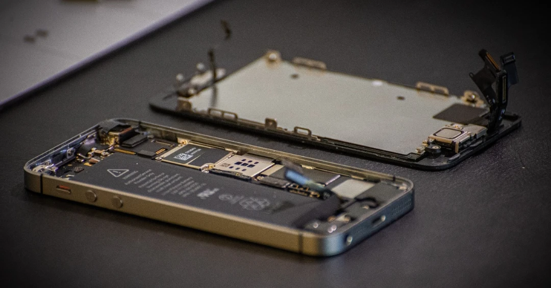 Có nên mua iPhone đã thay màn hay không? Cách nhận biết iPhone thay màn