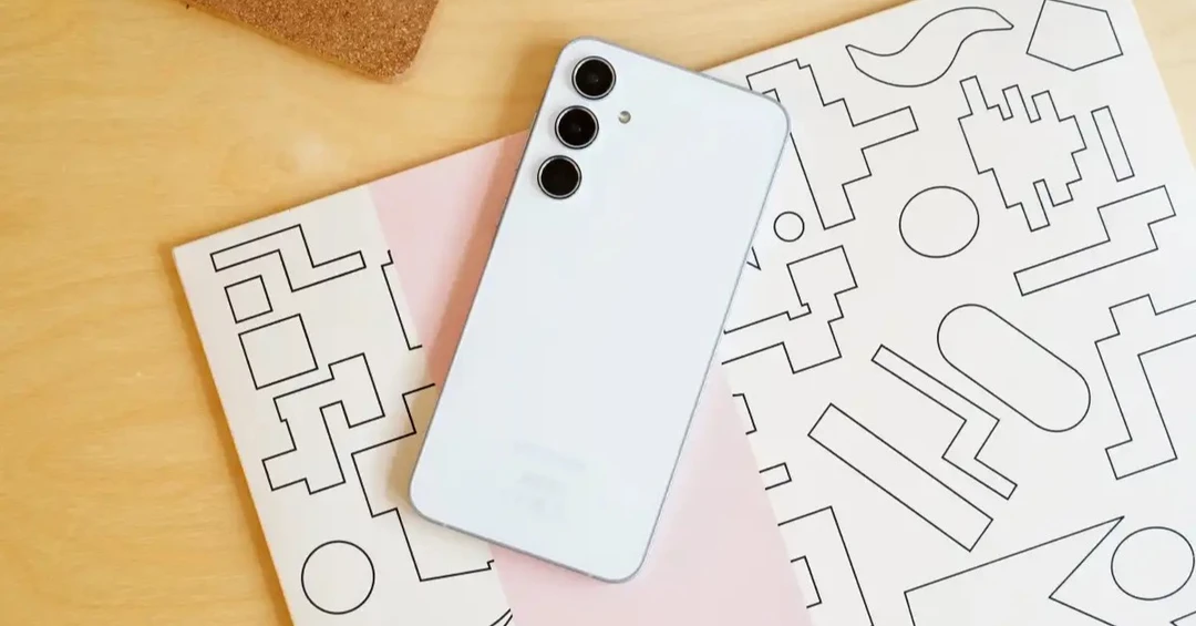 Galaxy A56 lộ diện với camera trước 12MP, Exynos 1580 và 6 năm cập nhật phần mềm