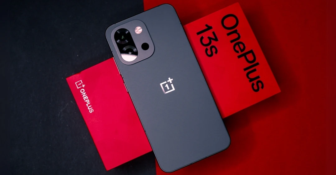 Vì sao bạn nên mua OnePlus 13s thay vì iPhone 16e?