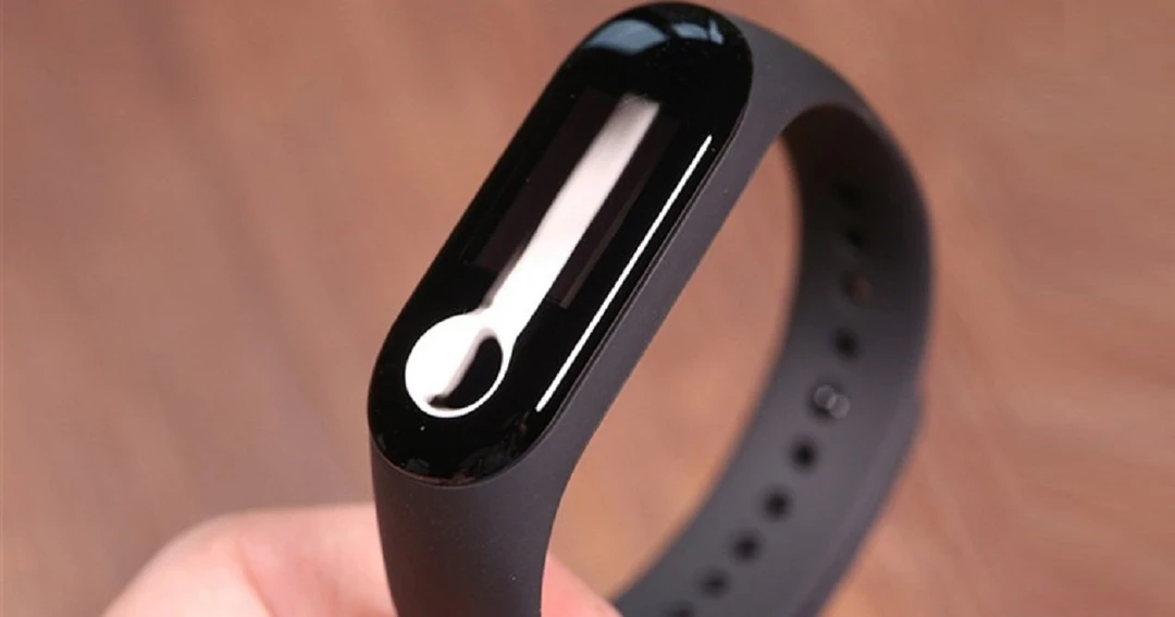 Xiaomi MiBand 4 lộ ảnh thực tế: Bluetooth 5.0, cảm biến điện tâm đồ ECG