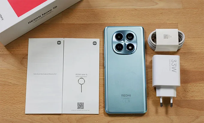thiết kế Redmi Note 15 gây ấn tượng mạnh với màn hình cong hai cạnh