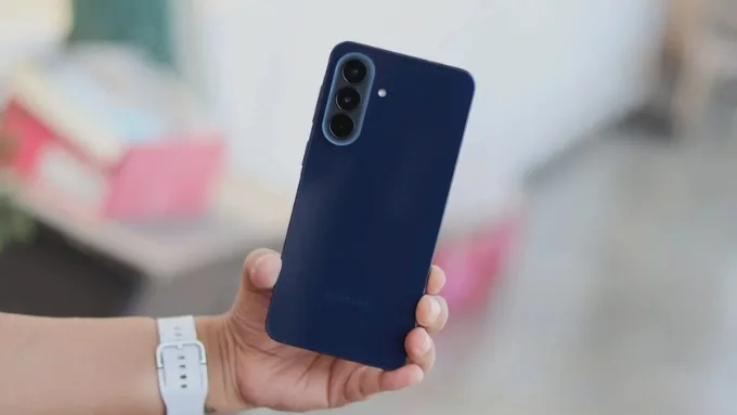 Galaxy A57 lại theo đuổi hướng thiết kế tối giản nhưng cao cấp hơn
