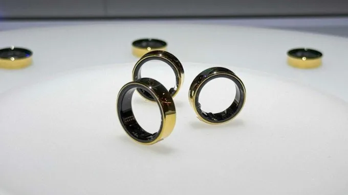 Trầm trồ trước Galaxy Ring màu vàng