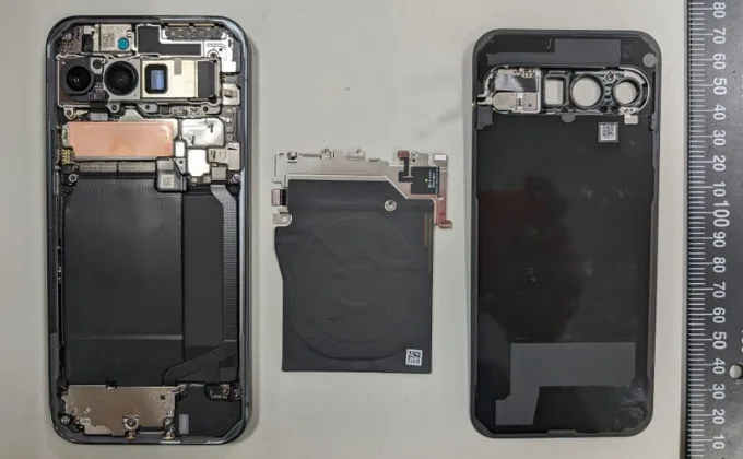 Cách sắp xếp linh kiện bên trong Pixel 9 Pro XL