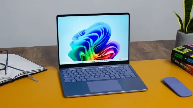 Xem kỹ review trước khi mua laptop