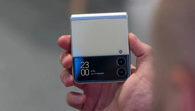 Z Flip 4 sẽ cho phép người dùng tự phối màu khung máy và mặt lưng