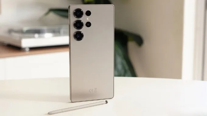 Xám Titan (Titanium Gray)