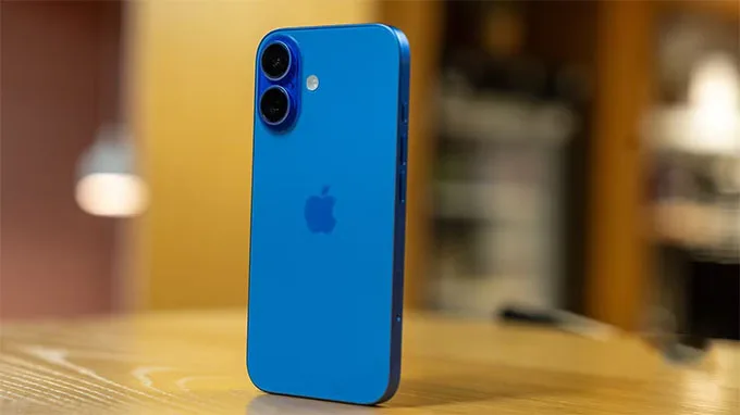 iPhone 16 có cụm camera được sắp xếp dọc 