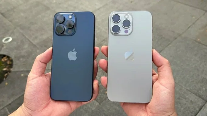 So sánh giá bán của iPhone 15 Pro Max Quốc tế và iPhone 15 Pro Max VN/A