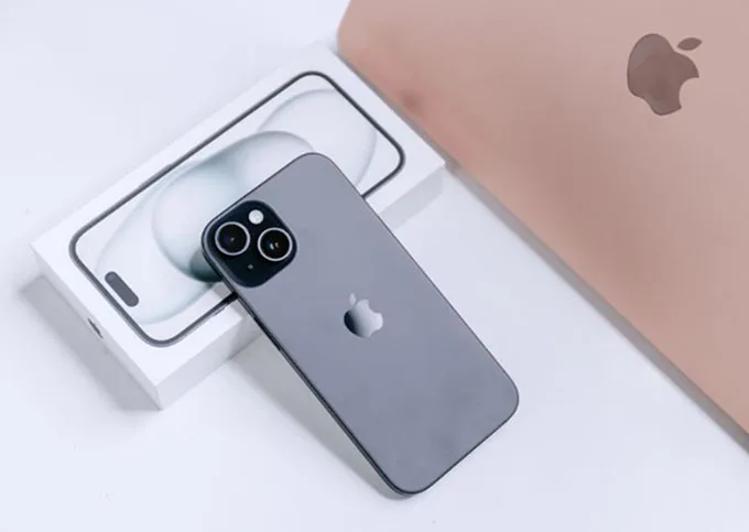iPhone 15