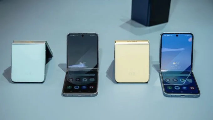 So sánh thiết kế của Samsung Z Flip 6 và Samsung S24 Ultra