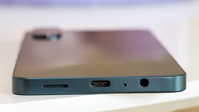 Pin là điểm khác biệt khi so sánh Xiaomi Redmi A7 Pro vs Samsung Galaxy A07