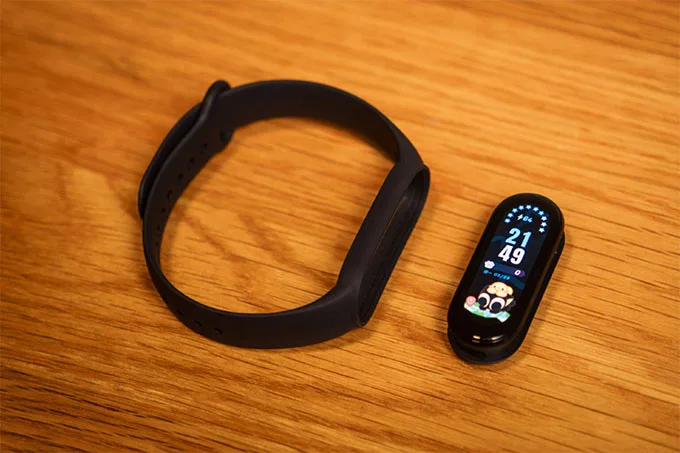Xiaomi Mi Band 6 có 2 thành phần riêng biệt gồm phần thân và đây đeo