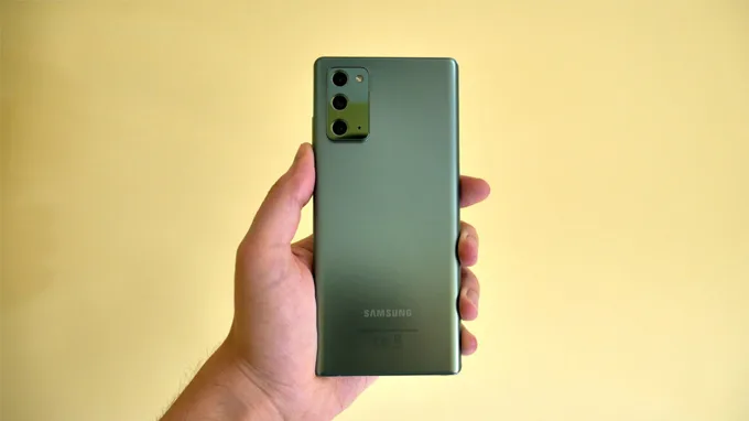So sánh thiết kế Galaxy Note 20