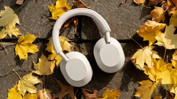 Tai nghe chụp tai Sony WH-1000XM5