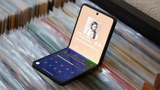 Những nâng cấp đáng chú ý trên Galaxy Z Flip 8