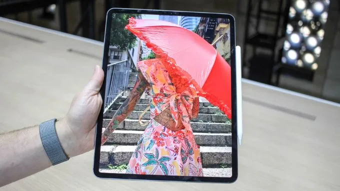 Màn hình OLED sắc nét cho khả năng hiển thị siêu đẹp 