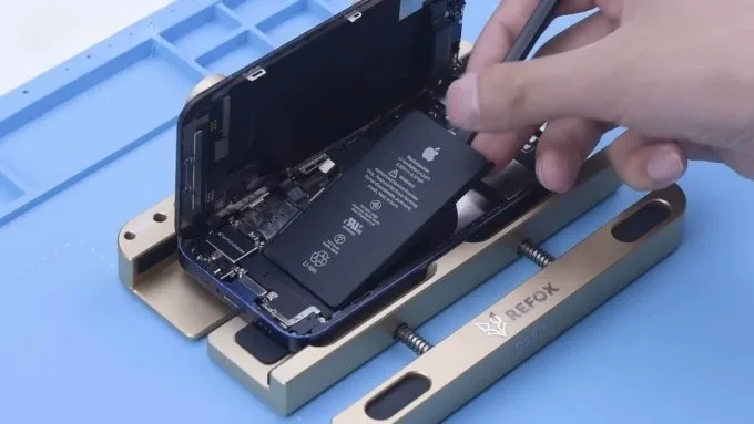 Thay pin iPhone mất khoảng bao lâu?