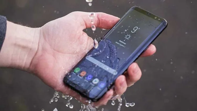Những lưu ý để tránh điện thoại Samsung bị đen màn hình