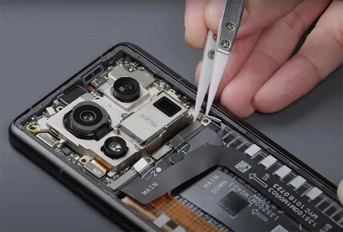 Mổ bụng Xiaomi 13 Ultra cho thấy cấu hình camera thật sự ấn tượng
