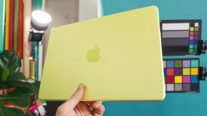 Học sinh và giáo viên là nhóm người được nhắc đến đầu tiên khi hỏi ai nên mua MacBook Neo