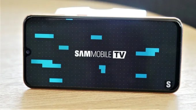 Màn hình Galaxy A40 khá nhỏ gọn với kích thước 5,9 inch