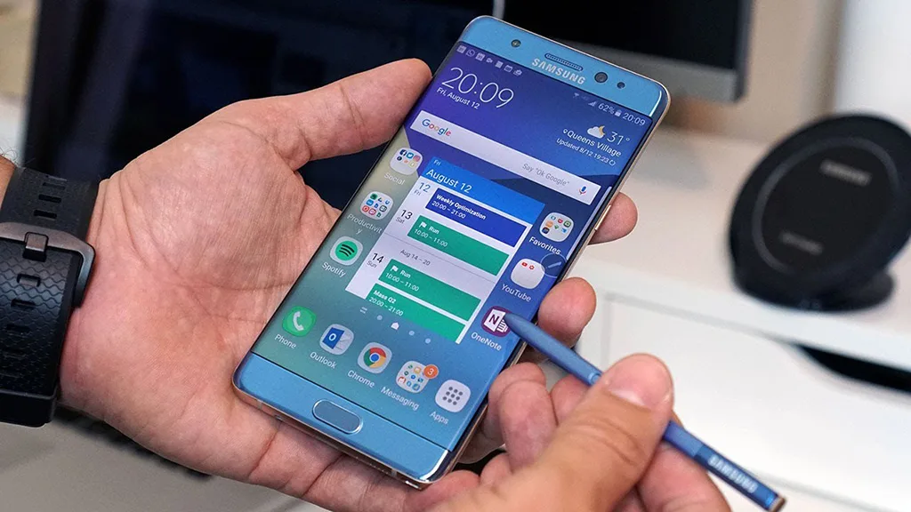 mau-concept-galaxy-note-8-dep-4_1