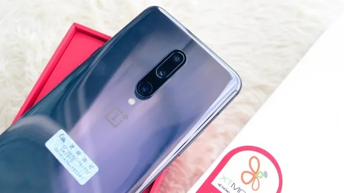 OnePlus 7 Pro cũng có cụm 3 camera ở mặt lưng