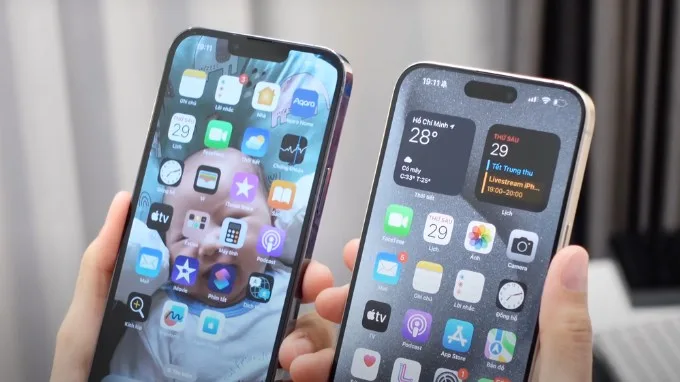 Thiết kế màn hình trên iPhone 15 Pro Max và iPhone 13 Pro Max