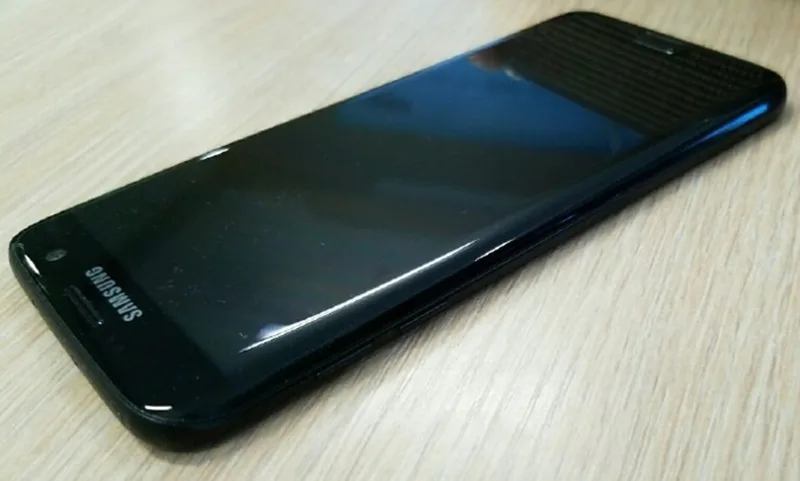 black-galaxy-S7-Edge