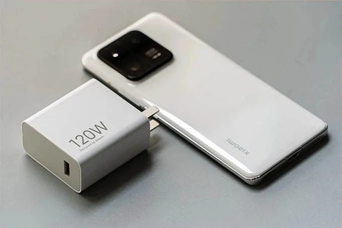 So sánh pin sạc Nubia Red Magic 9 Pro và Xiaomi 14 Pro