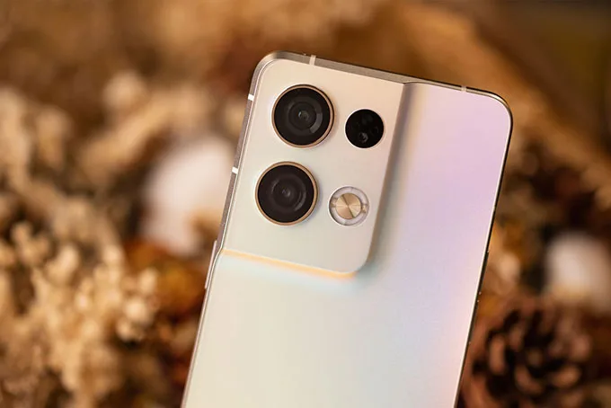 So sánh chi tiết OPPO Reno8 5G và Nothing Phone (1): camera
